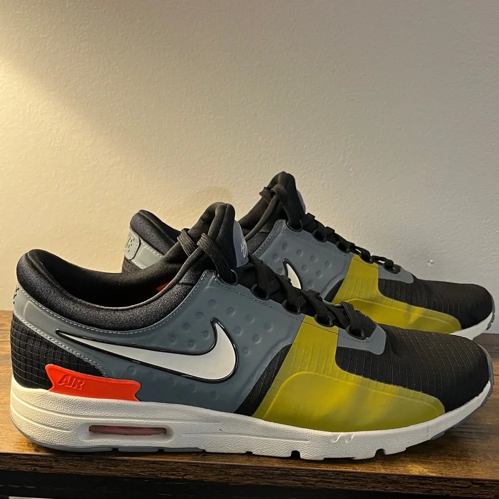 Nike Women’s Air Max Zero sz 10.5 - Picture 1 of 6